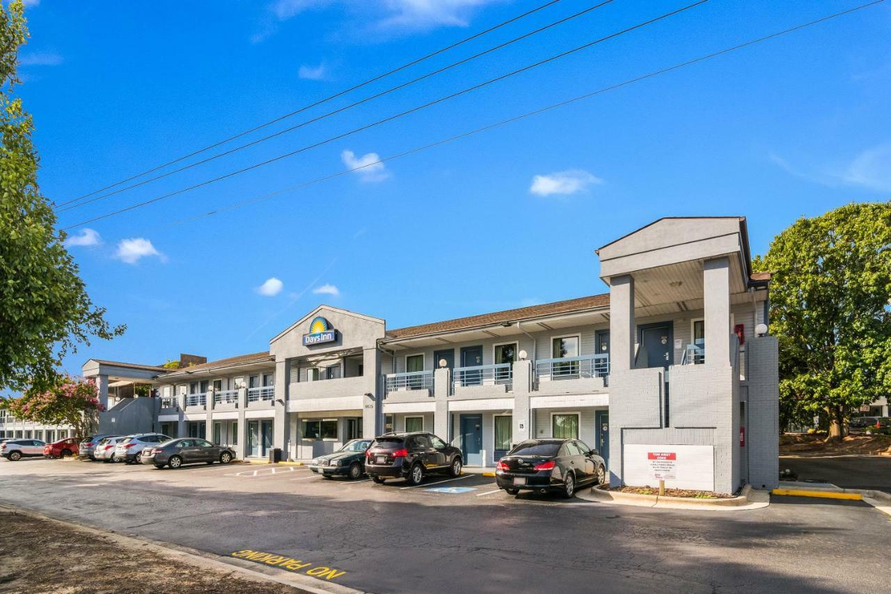 Days Inn By Wyndham Raleigh Glenwood-Crabtree Exterior photo